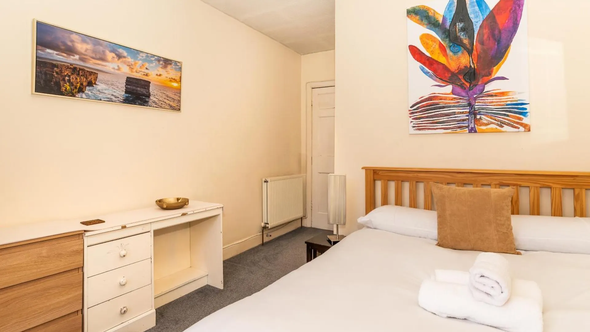 Charming 2Bd Flat 10 Minutes To Edinburgh Castle Lägenhet Storbritannien