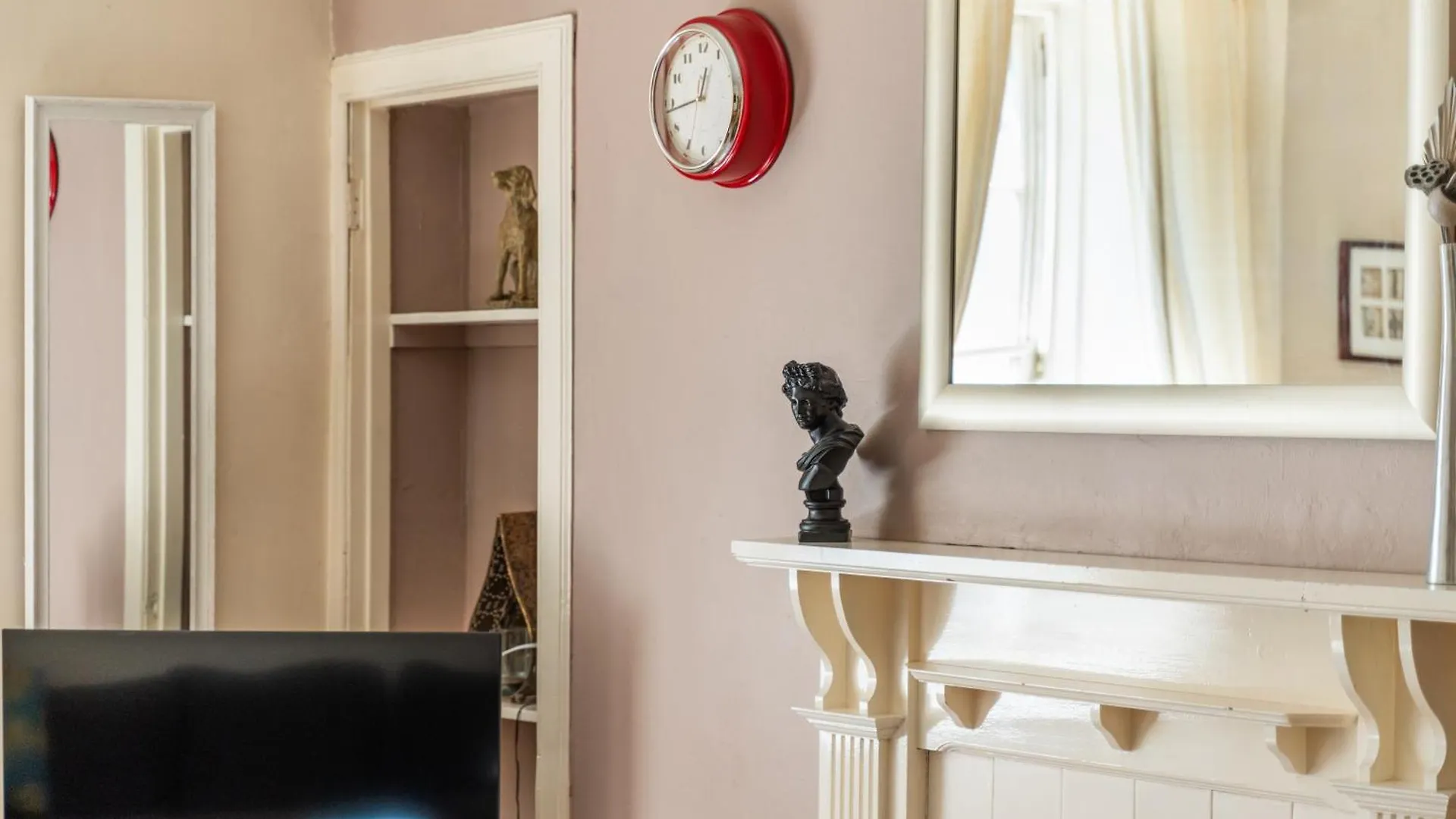 Charming 2Bd Flat 10 Minutes To Edinburgh Castle Lägenhet